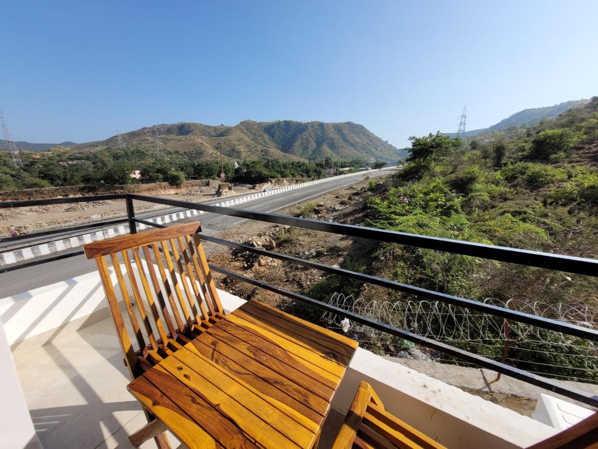 Aura Gold Resort Udaipur Eksteriør bilde