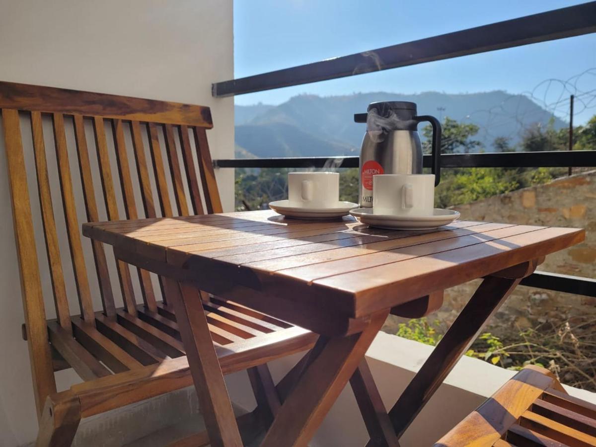 Aura Gold Resort Udaipur Eksteriør bilde